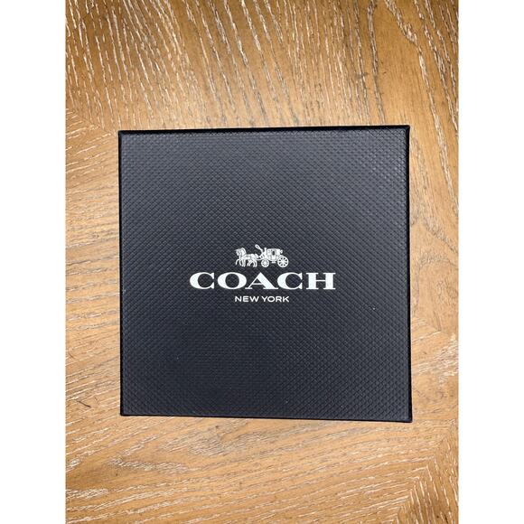 Coach Rose Gold Crystal Bezel Watch | New With Box | Luxury Gift - Picture 4 of 5